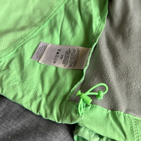 Columbia light-weight hooded jacket (women’s S) - Picture 7 of 8